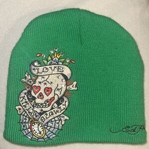 Y2K Ed hardy Beanie
Vintage